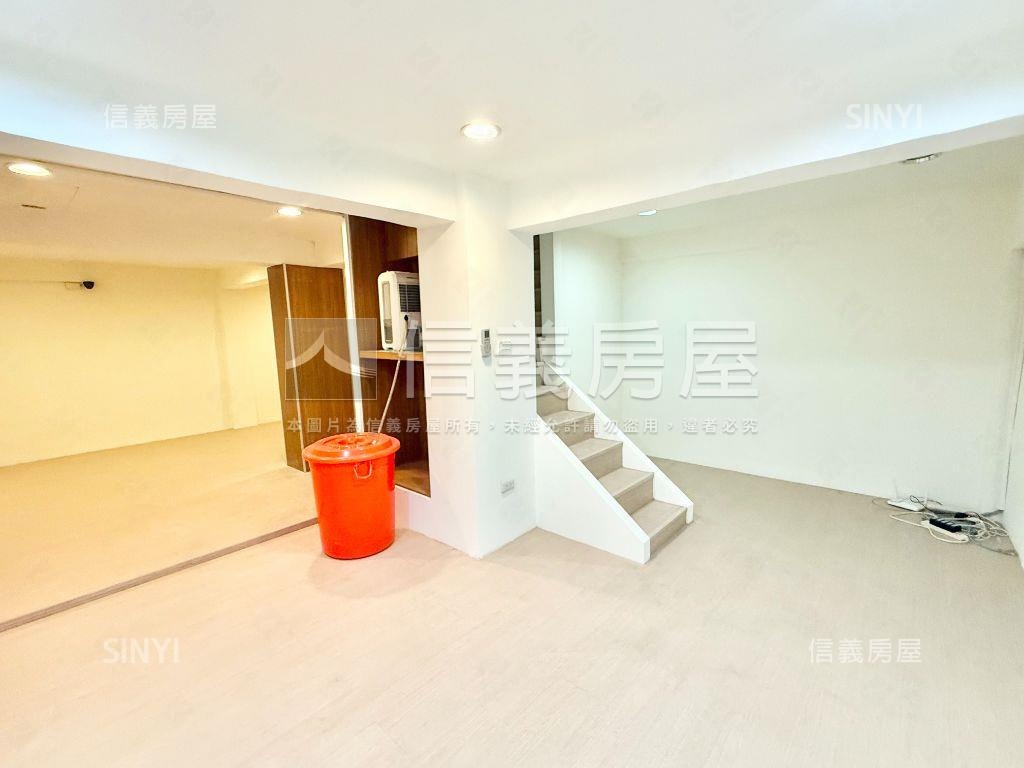 近北醫好停車邊間一樓房屋室內格局與周邊環境