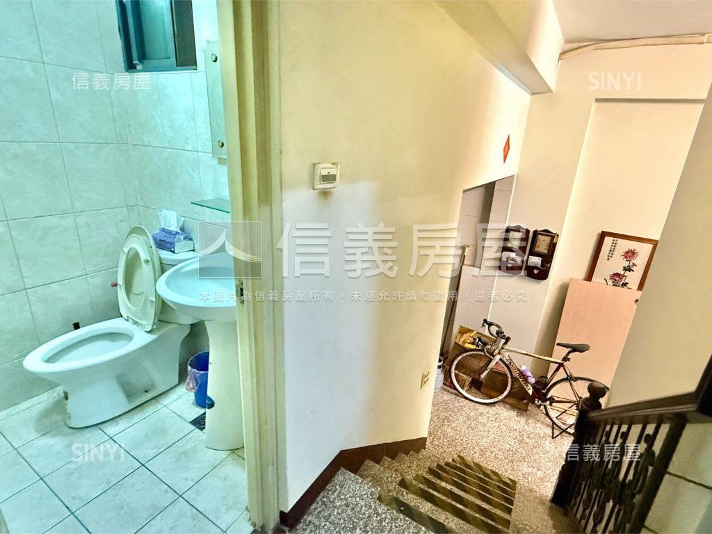 國中路震後透天房屋室內格局與周邊環境