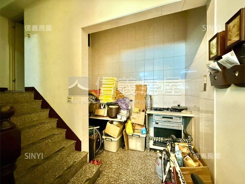 國中路震後透天房屋室內格局與周邊環境