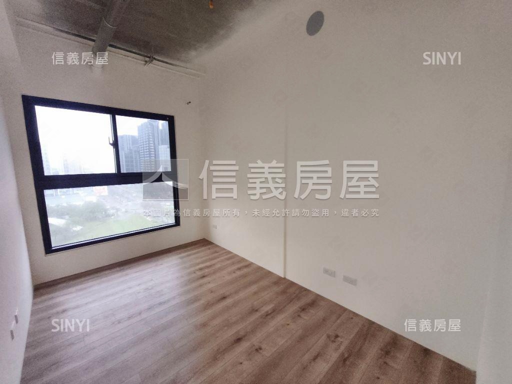 青埔宜雄耑鑄三房三衛浴房屋室內格局與周邊環境