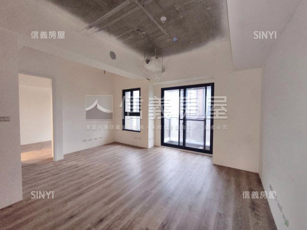 青埔宜雄耑鑄三房三衛浴房屋室內格局與周邊環境