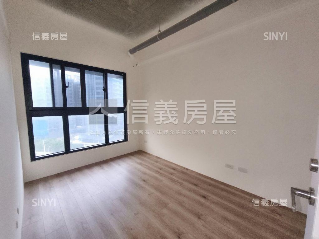 青埔宜雄耑鑄三房三衛浴房屋室內格局與周邊環境