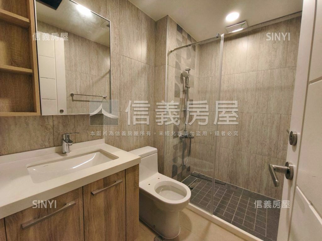 青埔宜雄耑鑄三房三衛浴房屋室內格局與周邊環境