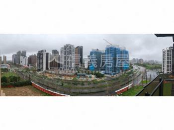 耑鑄三房左擁公園右抱溪景