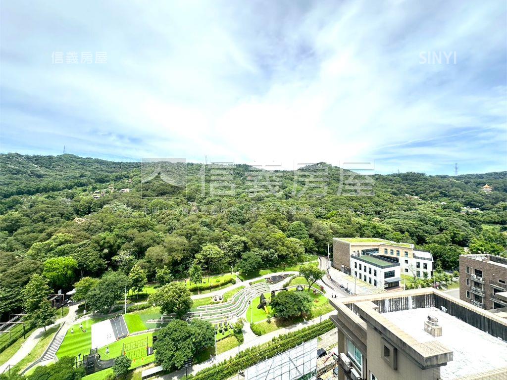 公園景觀帝王戶雙車位房屋室內格局與周邊環境
