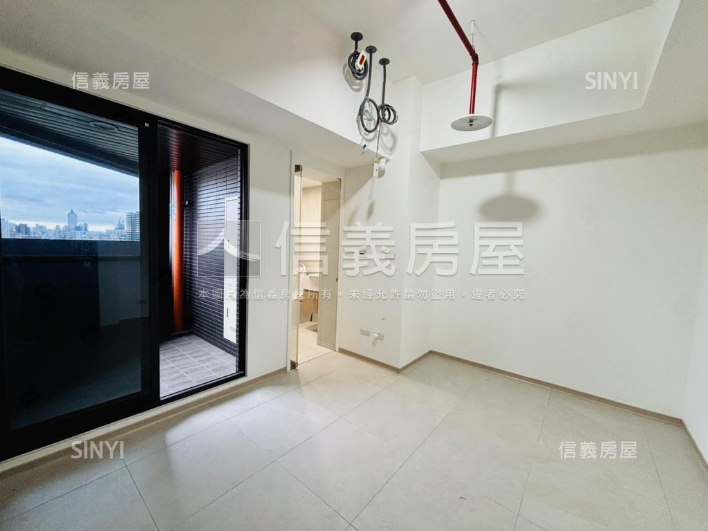 統創緻頂樓小豪邸房屋室內格局與周邊環境