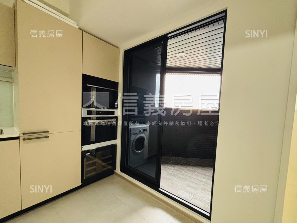 統創緻頂樓小豪邸房屋室內格局與周邊環境