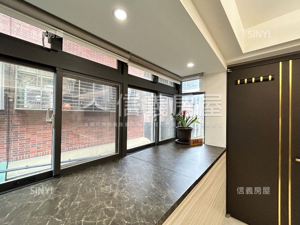 低總價精緻裝潢２房房屋室內格局與周邊環境