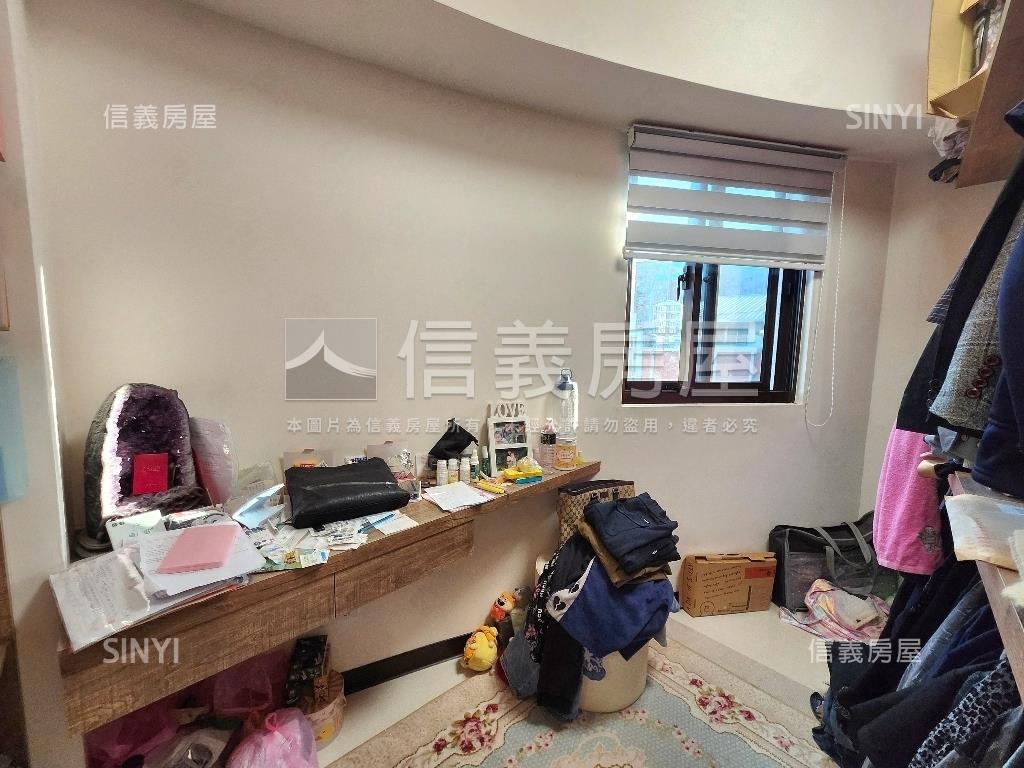 稀有釋出信義路電梯三房房屋室內格局與周邊環境