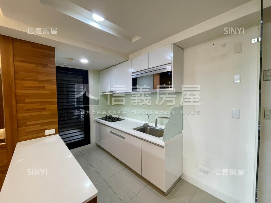 頂新特區‧雅鼎美三房平車房屋室內格局與周邊環境