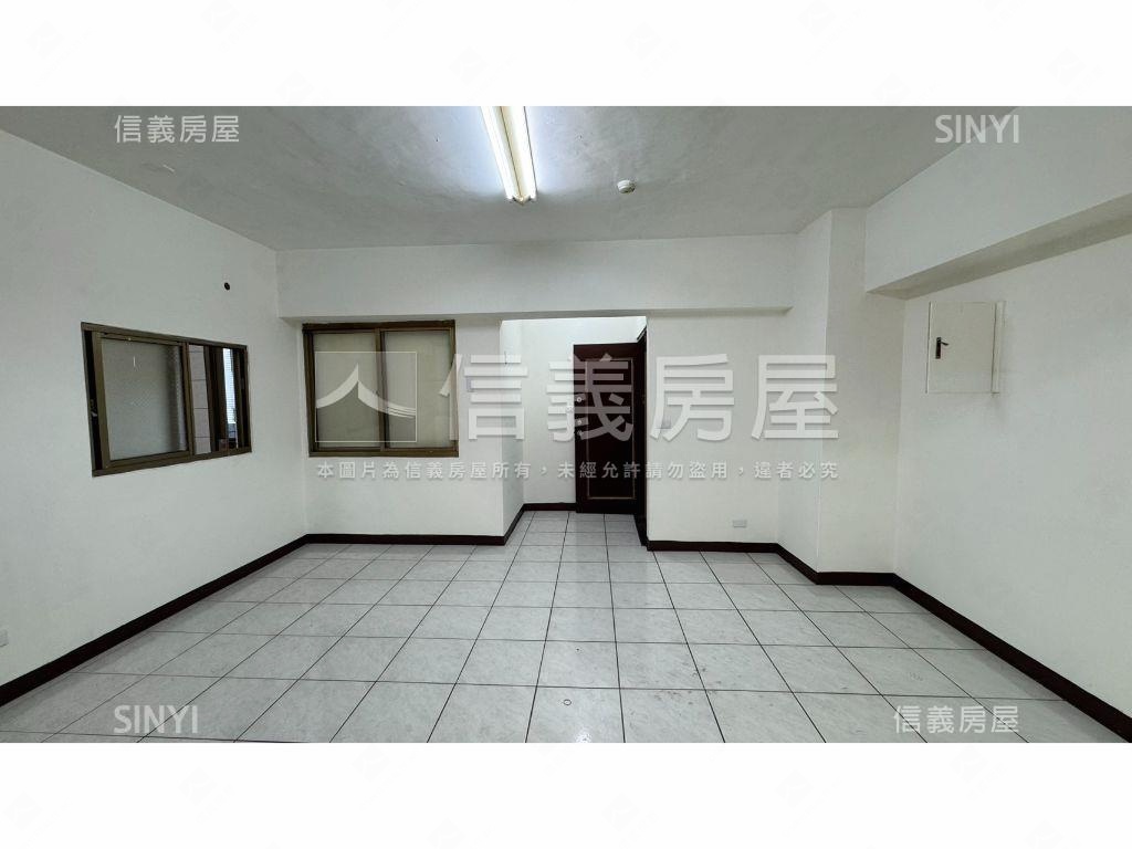 社區７－１１海闊天空３房房屋室內格局與周邊環境