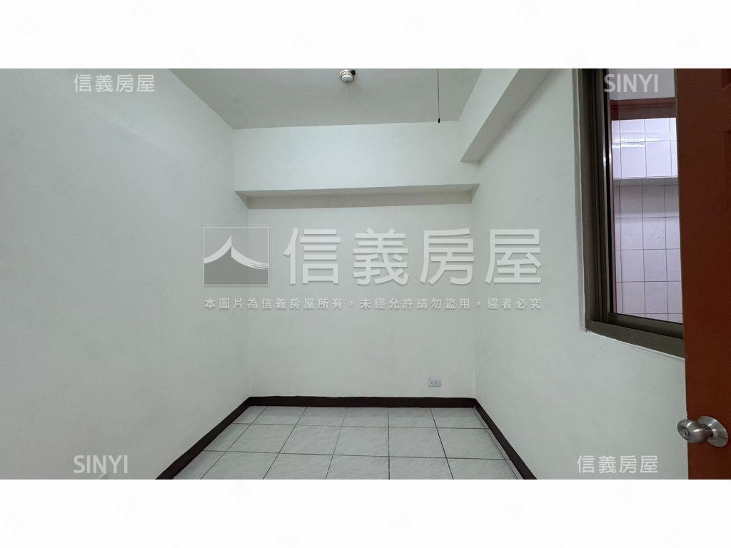 社區７－１１海闊天空３房房屋室內格局與周邊環境