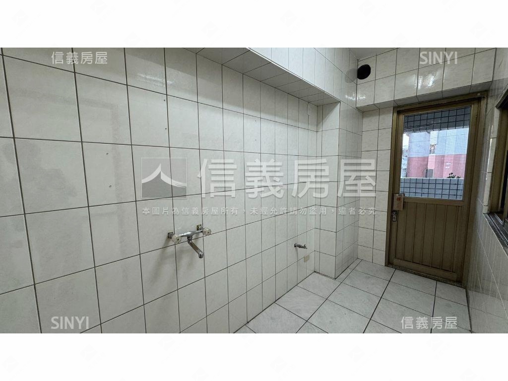 社區７－１１海闊天空３房房屋室內格局與周邊環境