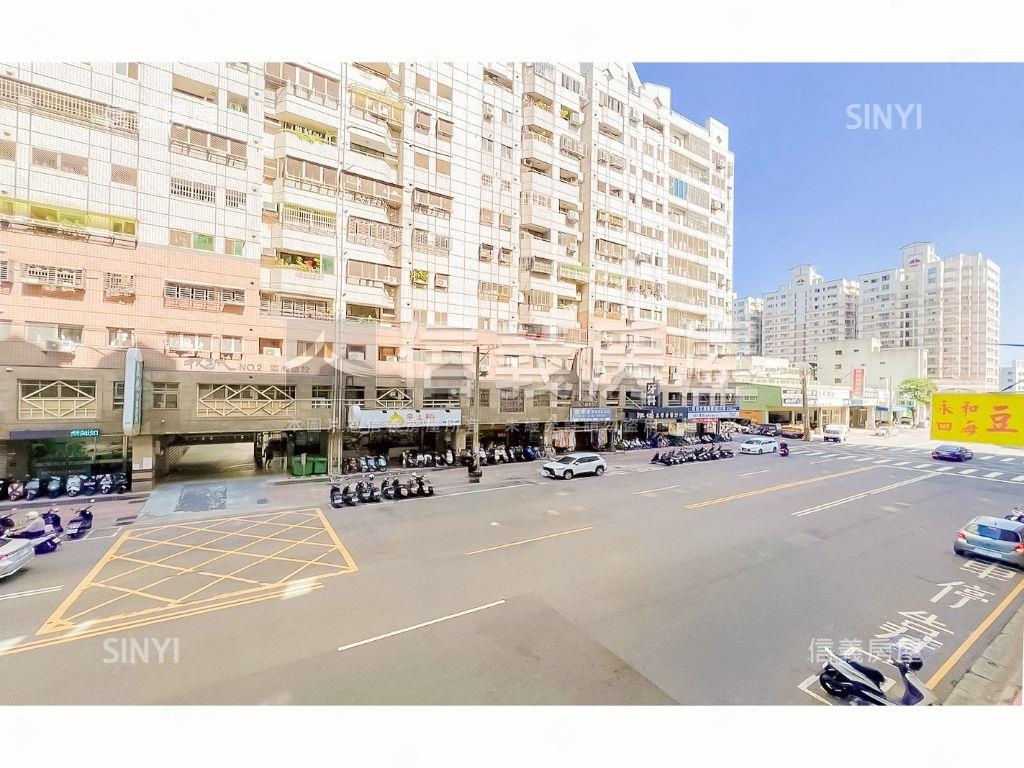 社區７－１１海闊天空３房房屋室內格局與周邊環境