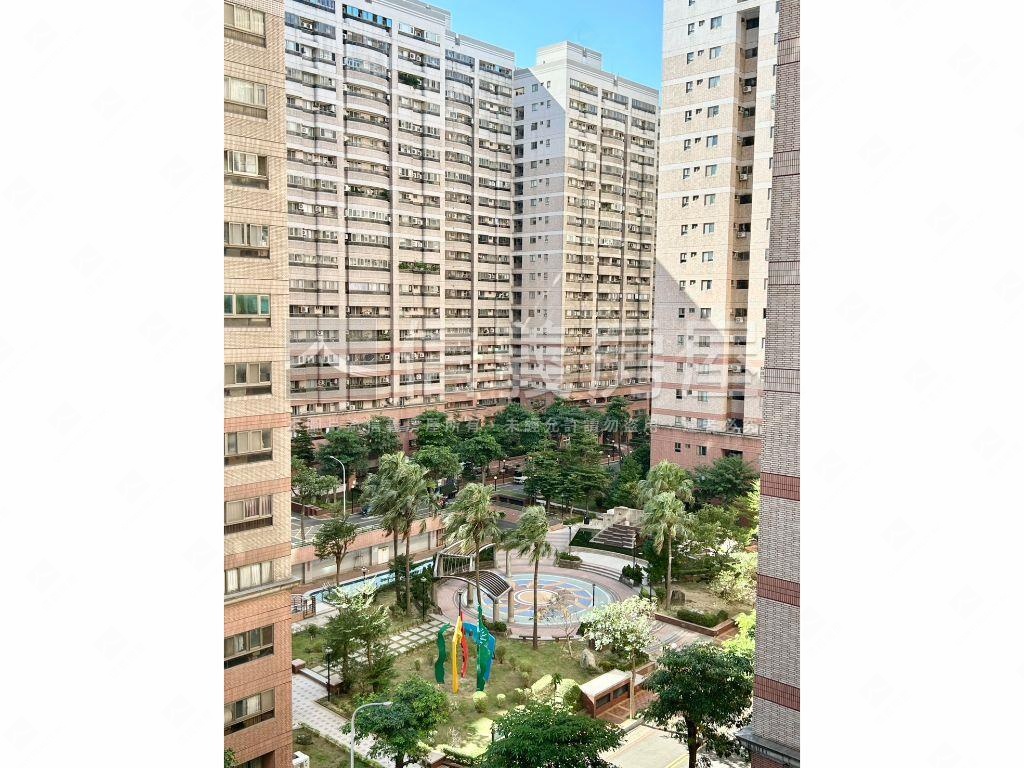 荷蘭村木質調舒適三房平車房屋室內格局與周邊環境