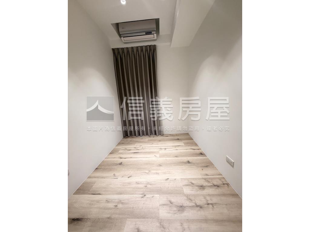八擴｜視野開闊｜三房車位房屋室內格局與周邊環境