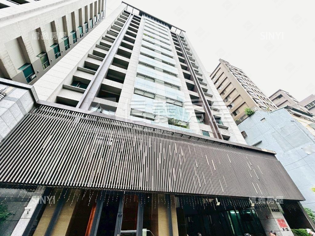 森美術坡平車位可獨立買賣房屋室內格局與周邊環境