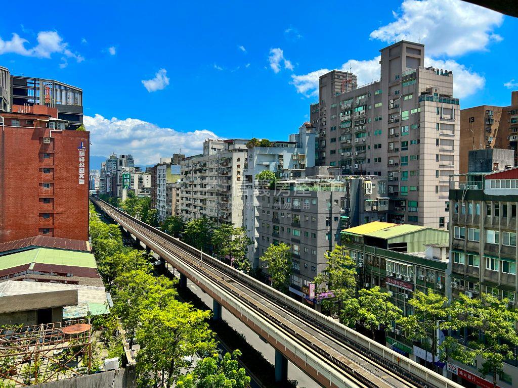 科技捷運稀有採光辦公房屋室內格局與周邊環境
