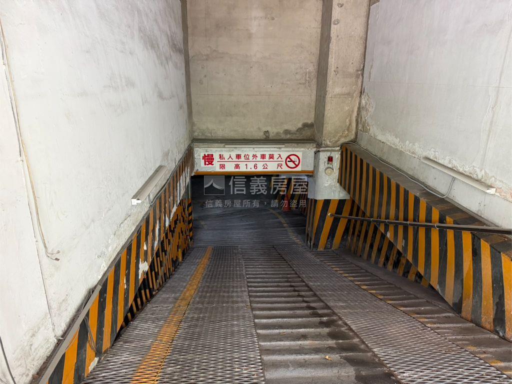 誠售！大安區１６０萬車位房屋室內格局與周邊環境