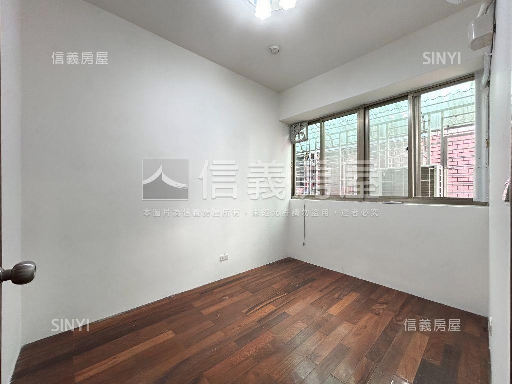 近三峽國小三房車位房屋室內格局與周邊環境