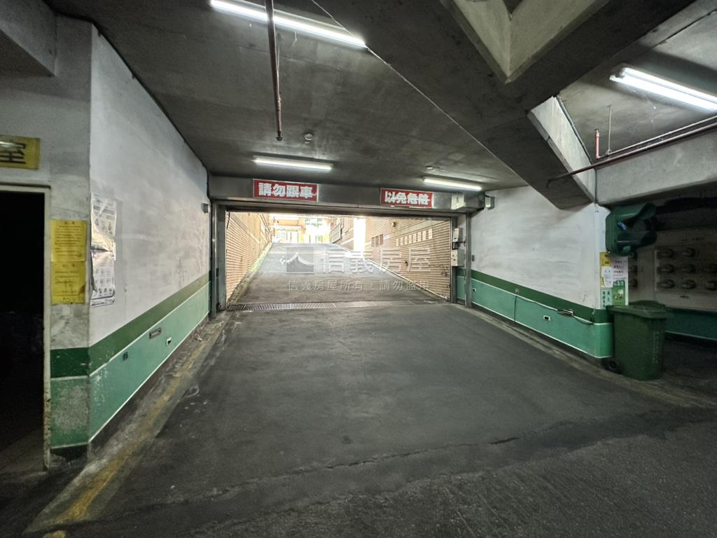 仁愛皇家帝寶三房坡平車位房屋室內格局與周邊環境
