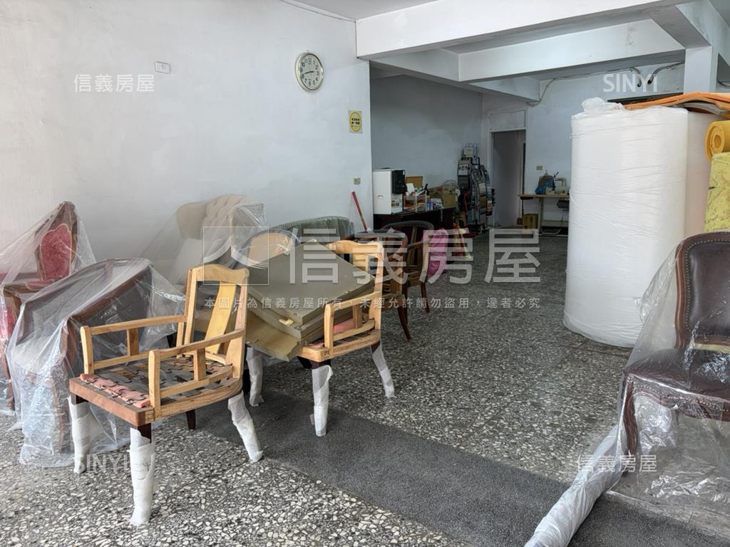 七張捷運金店面房屋室內格局與周邊環境