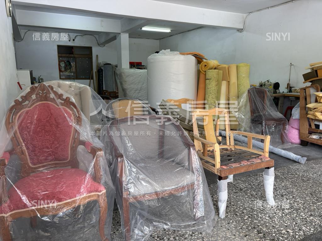 七張捷運金店面房屋室內格局與周邊環境