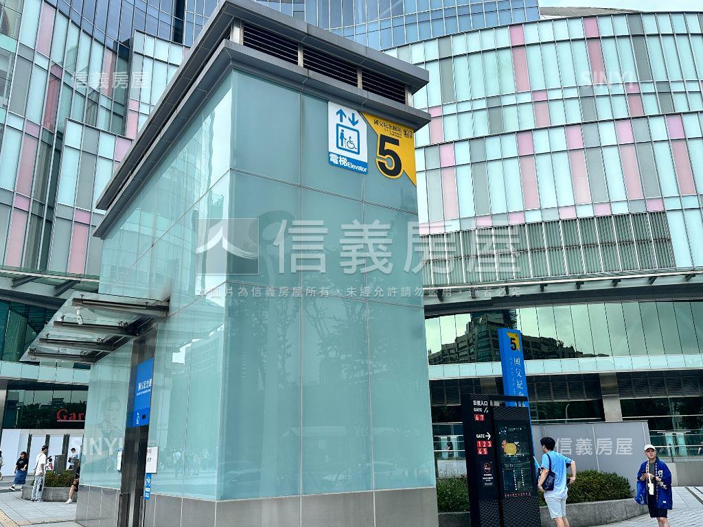 大巨蛋文創芳鄰１樓房屋室內格局與周邊環境