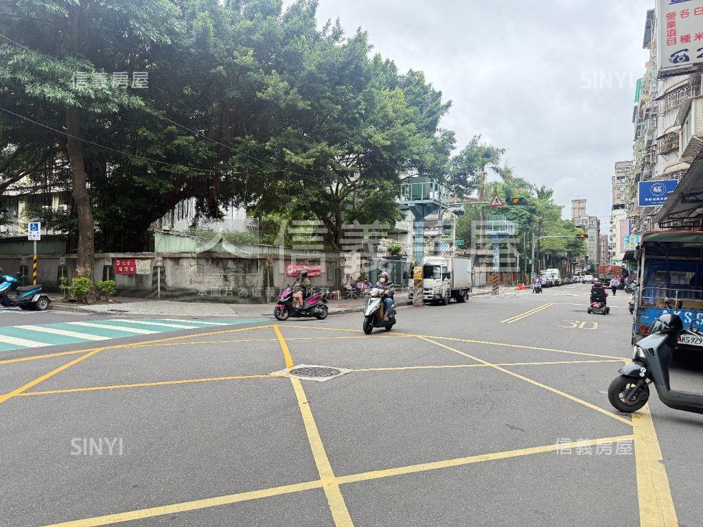 自強大戶富貴雙拼房屋室內格局與周邊環境