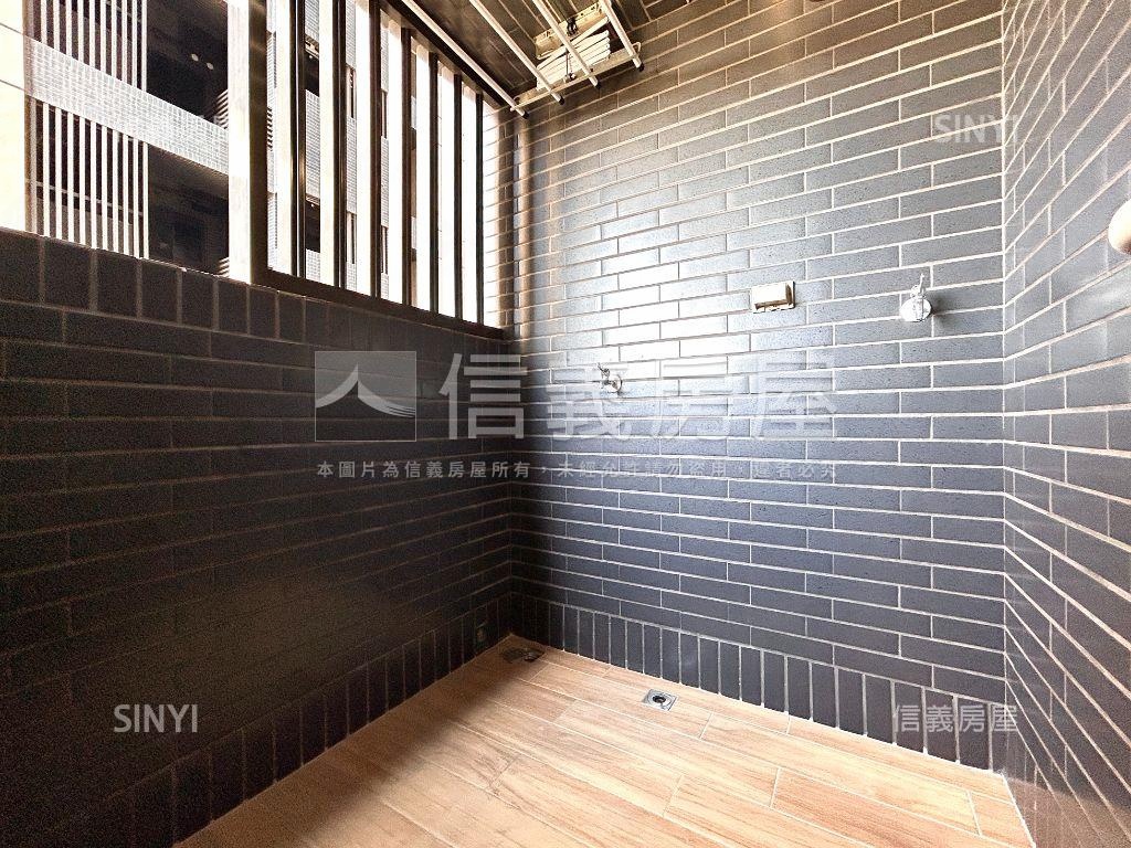 清景麟公園兩房兩衛平車房屋室內格局與周邊環境