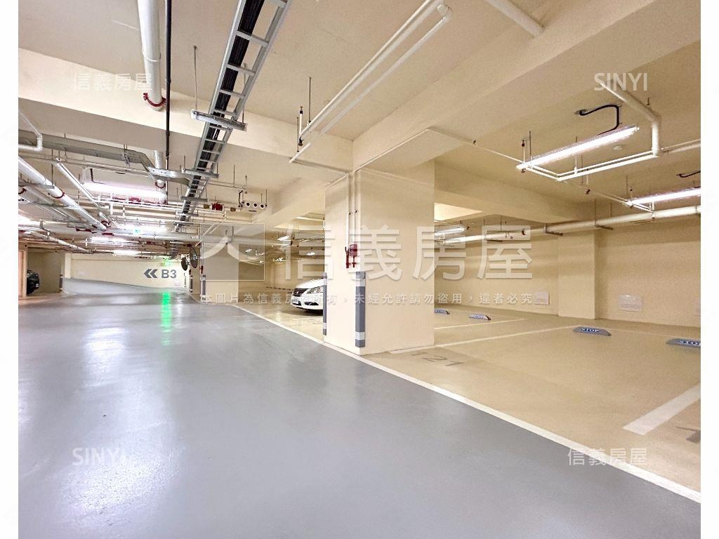 清景麟公園兩房兩衛平車房屋室內格局與周邊環境