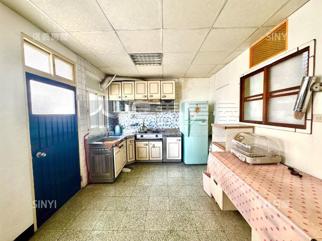 專任。近南門公園公寓房屋室內格局與周邊環境