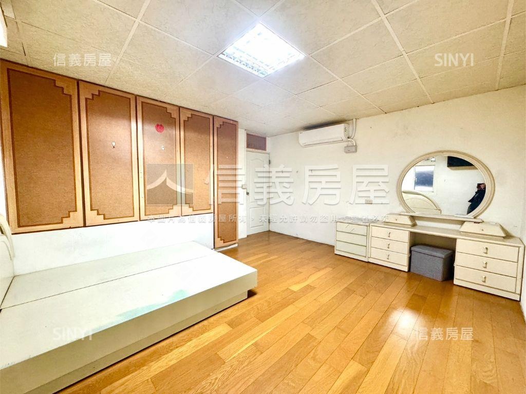 專任。近南門公園公寓房屋室內格局與周邊環境