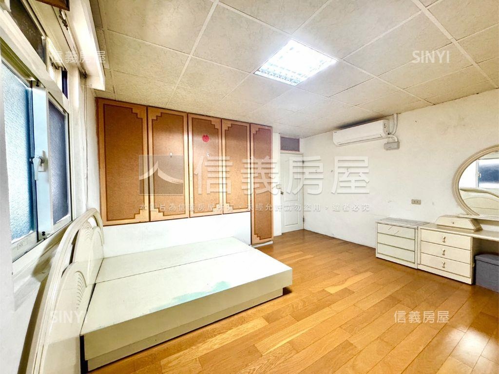 專任。近南門公園公寓房屋室內格局與周邊環境