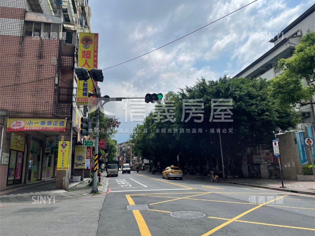 鴻莊景觀電梯大空間房屋室內格局與周邊環境