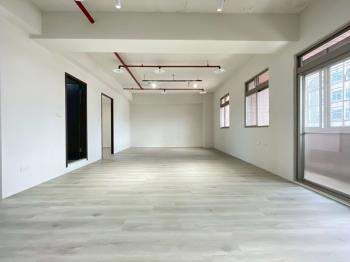 視野開闊電梯大空間