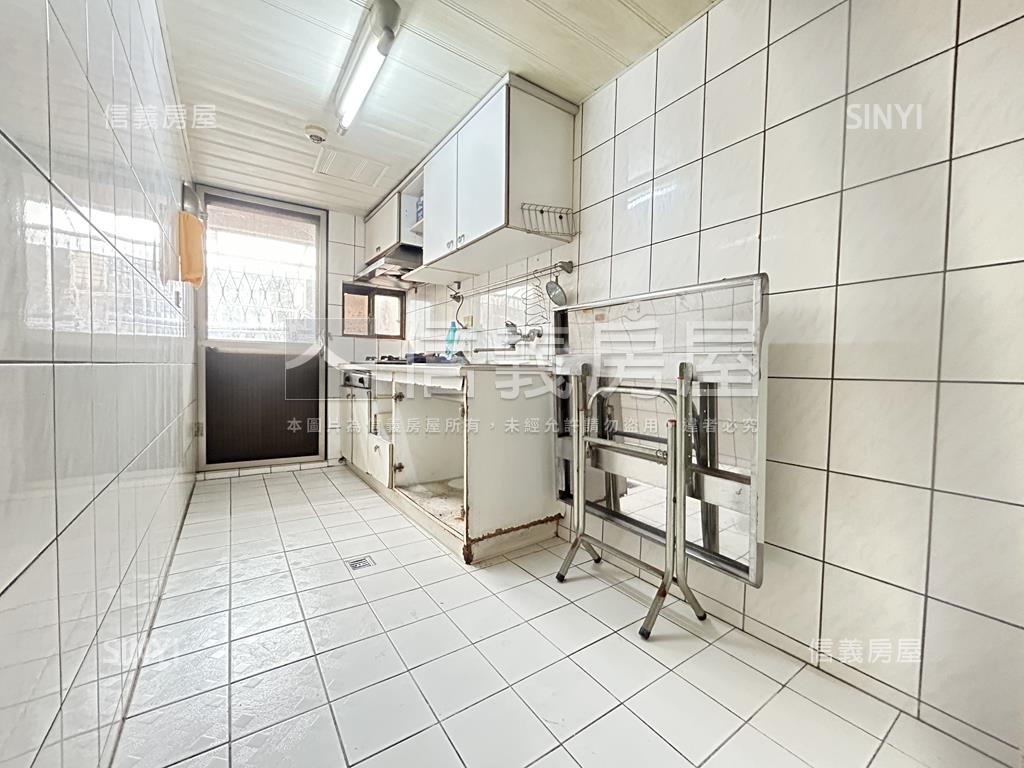 臨大有生活圈三房車位房屋室內格局與周邊環境