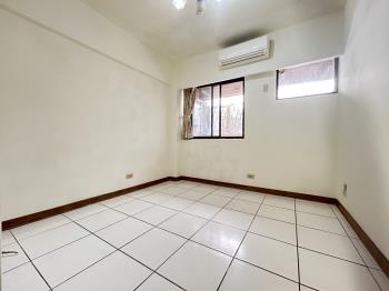 專任臨大有生活圈三房車位