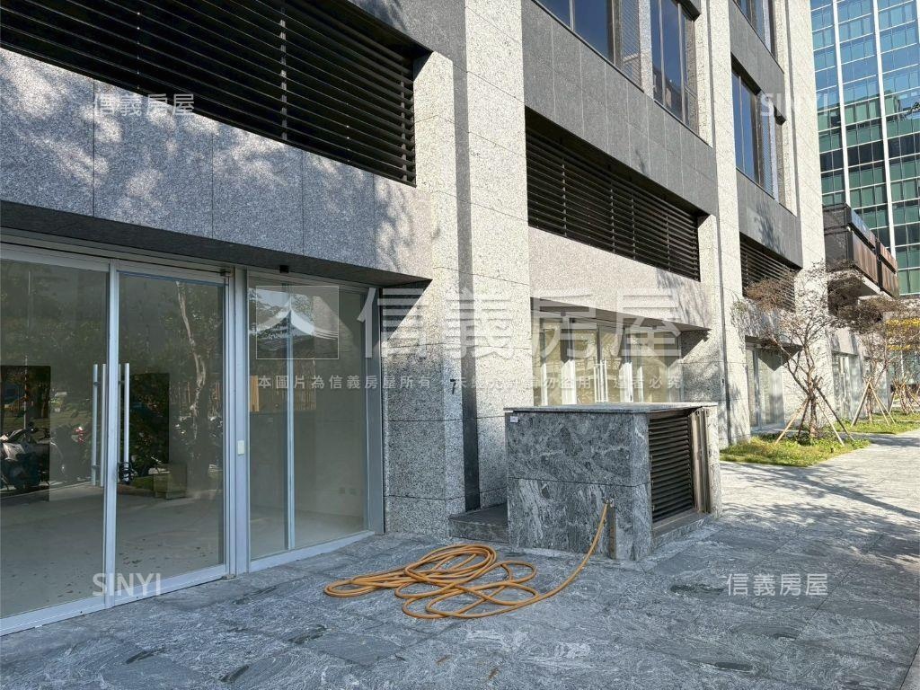 Ａ３明水新創挑高氣派店面房屋室內格局與周邊環境