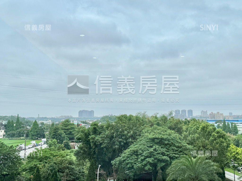 皇翔百老匯樹景三房車位房屋室內格局與周邊環境