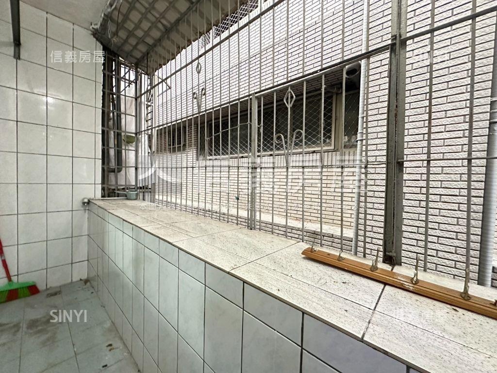 捷運新建美寓房屋室內格局與周邊環境