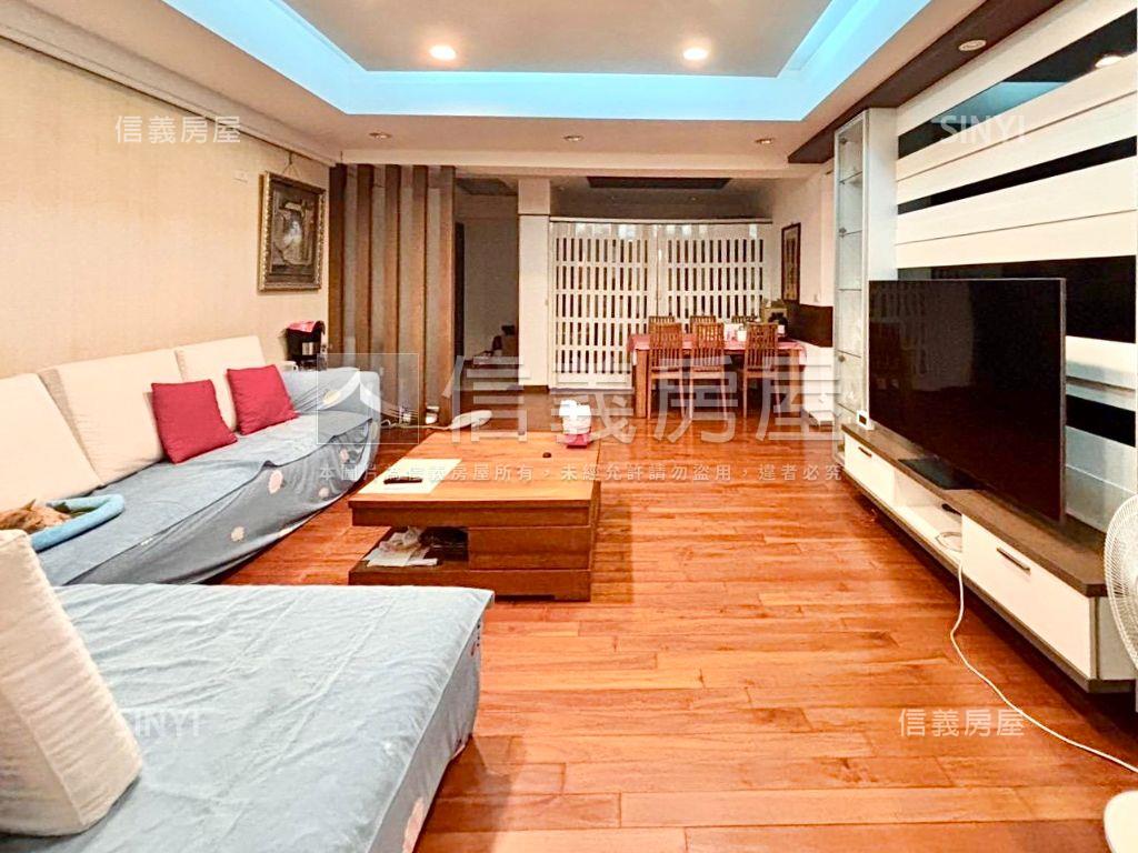 元城湖岸面公園４房雙車位房屋室內格局與周邊環境