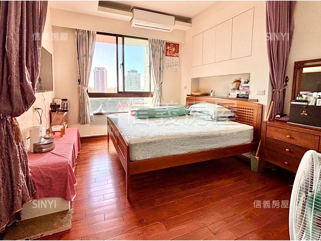 元城湖岸面公園４房雙車位房屋室內格局與周邊環境