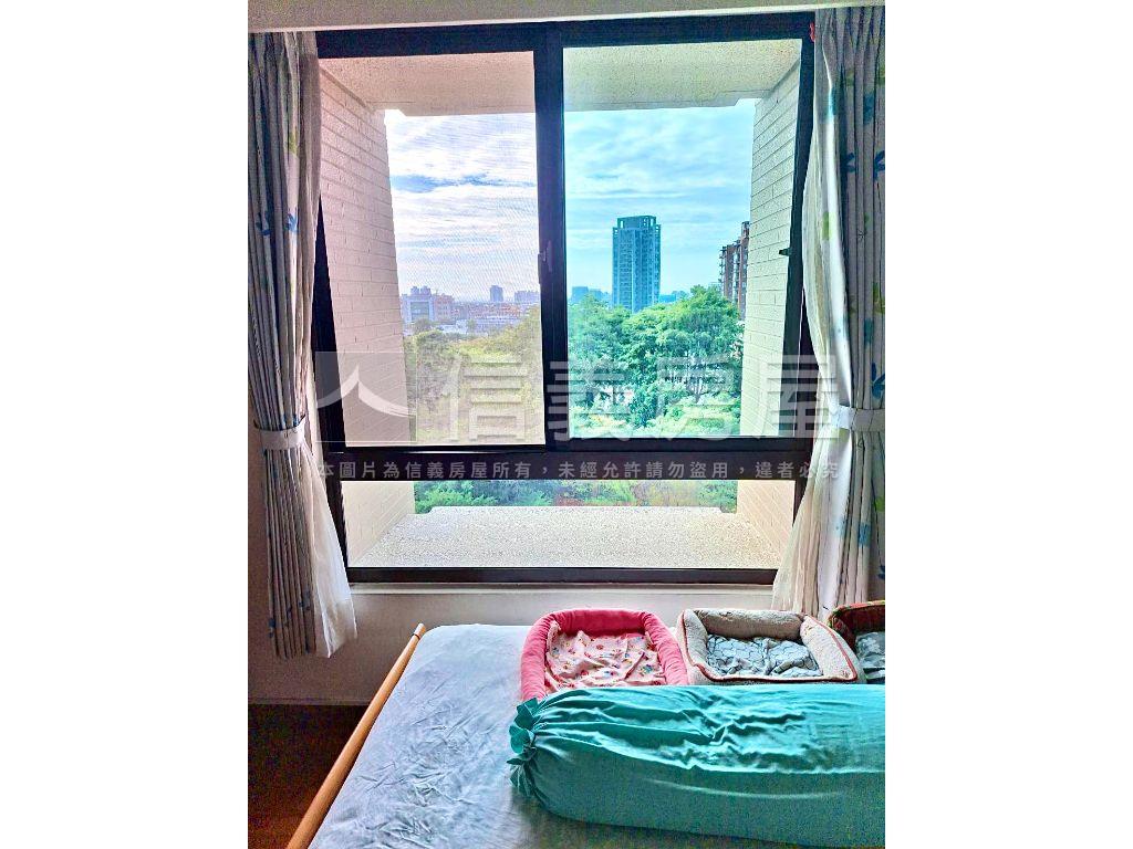 元城湖岸面公園４房雙車位房屋室內格局與周邊環境