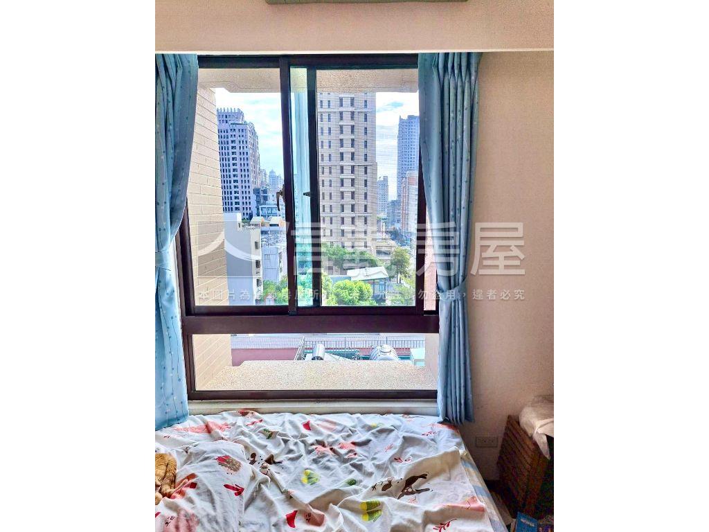 元城湖岸面公園４房雙車位房屋室內格局與周邊環境