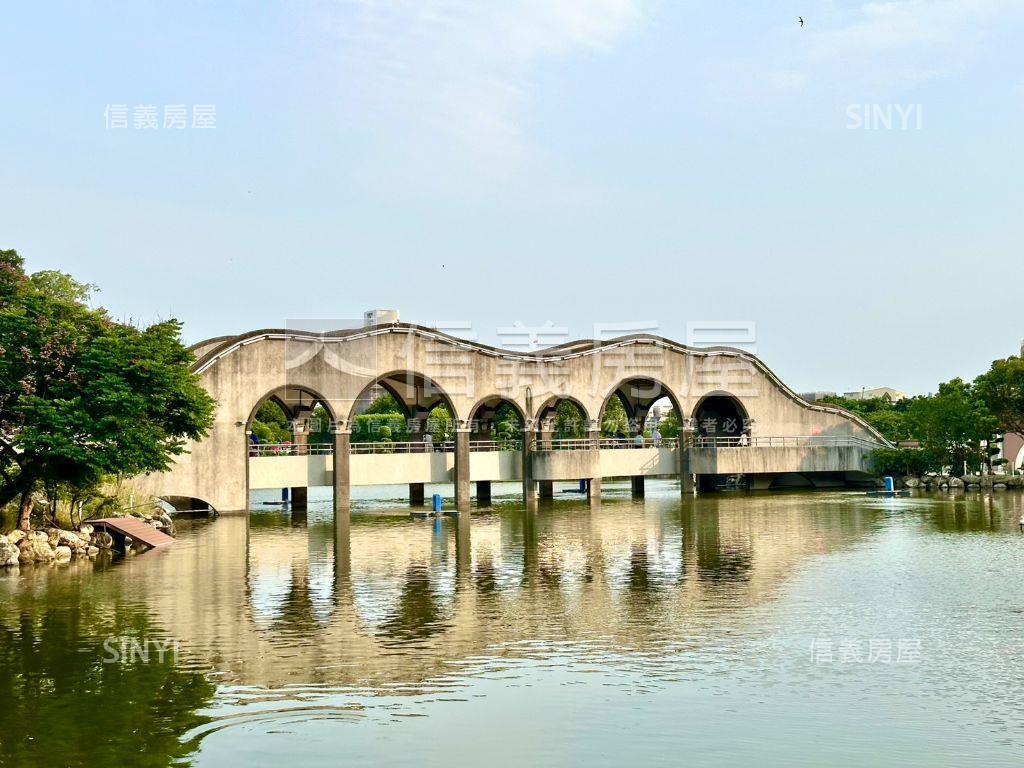 元城湖岸面公園４房雙車位房屋室內格局與周邊環境