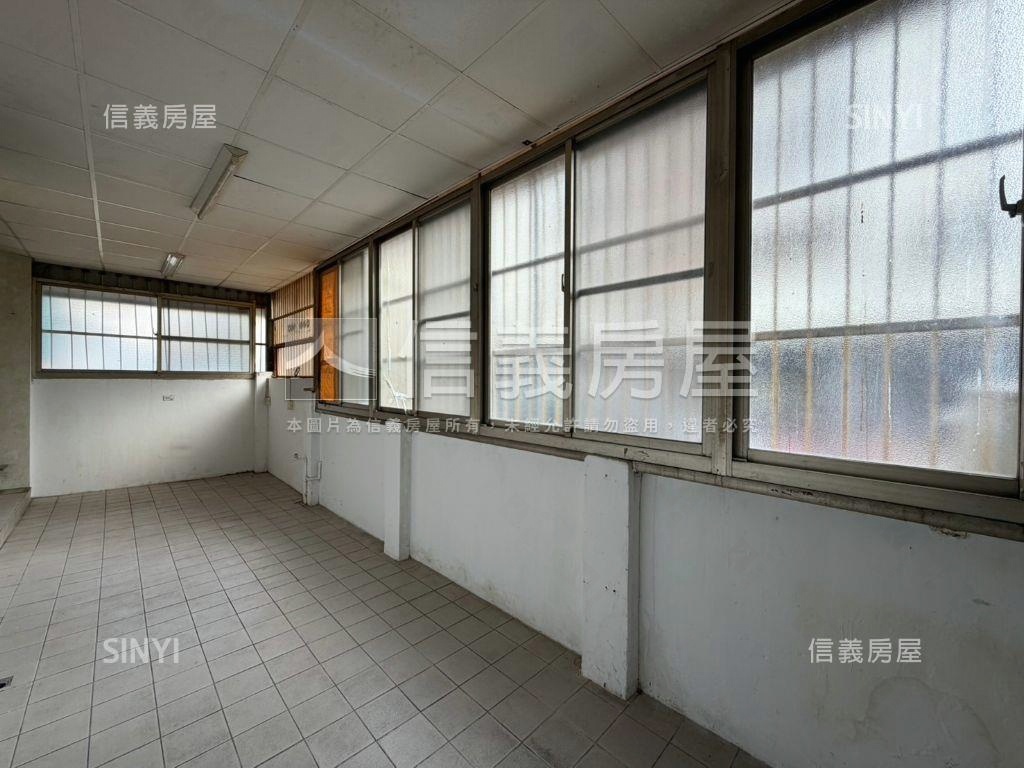 碳佐麻里公園旁一樓寓房屋室內格局與周邊環境