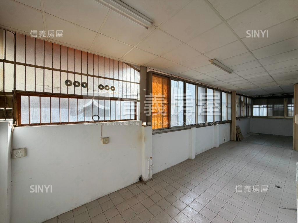 碳佐麻里公園旁一樓寓房屋室內格局與周邊環境