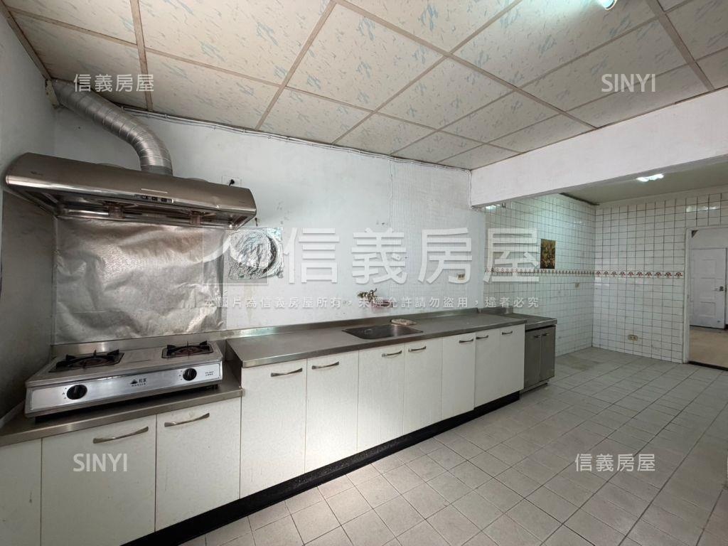 碳佐麻里公園旁一樓寓房屋室內格局與周邊環境