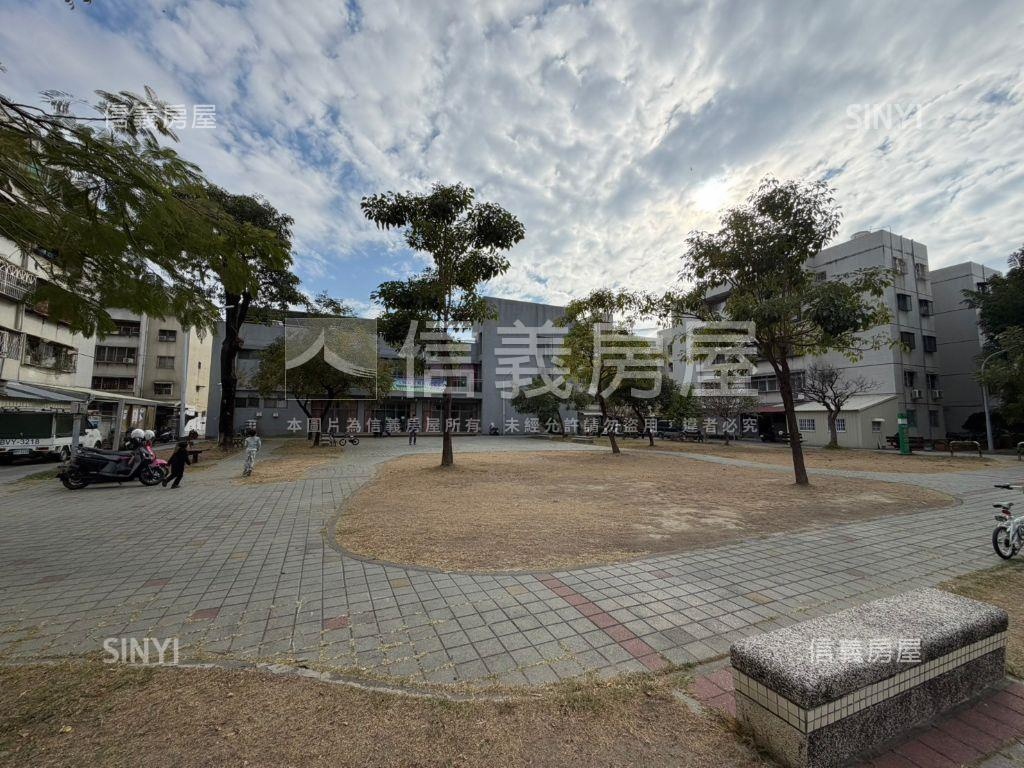 碳佐麻里公園旁一樓寓房屋室內格局與周邊環境